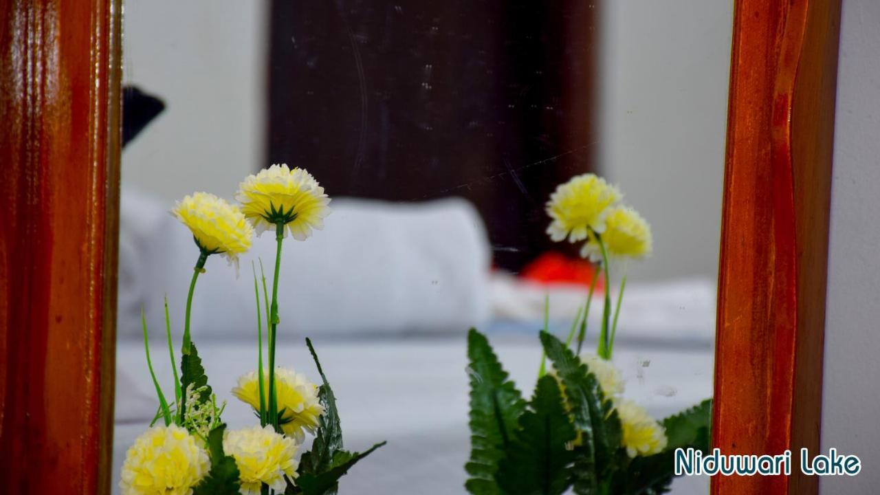 Niduwari Lake Homestay Dambulla Buitenkant foto