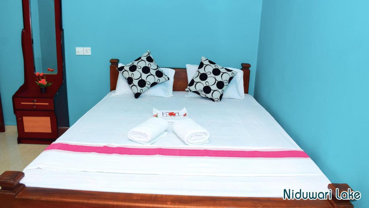Niduwari Lake Homestay Dambulla Buitenkant foto